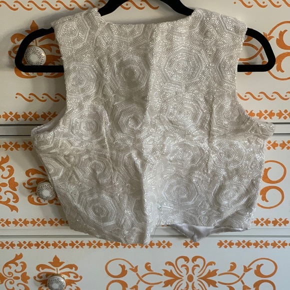 Sequenced white jacket - Picture 2 of 2